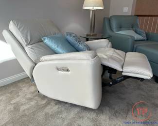 FLEXSTEEL Leather Powered Recliner