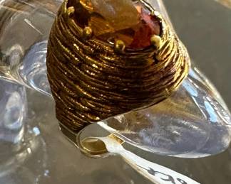 Vintage 18K GOLD Ring with Orange Sapphire