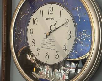 Melodies In Motion - Seiko Luxe Sound & Motion Clock