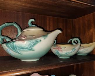 Hull Pottery Vintage "Woodland''. 