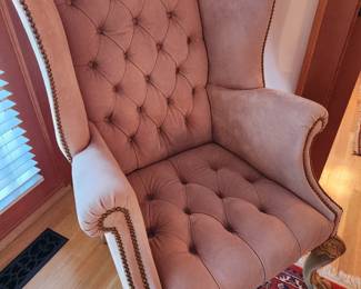 Wingback Tufted Arm Chair 
