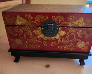 Vintage Asian Handpainted Lacquered Box 