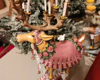 Lots of charming stuff in the decoration room. 