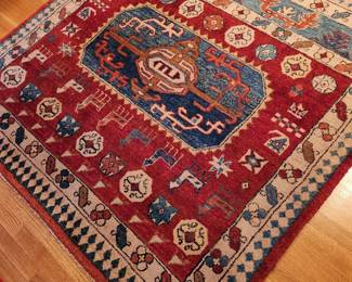 5' 1'' x 5' 1'' Handmade India - Wool 