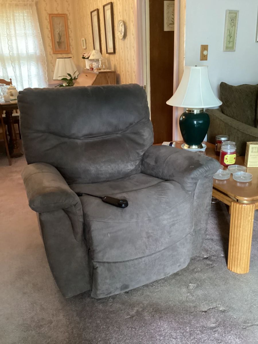 Hidenwood One Day Sale in Newport News, VA starts on 11/18/2023