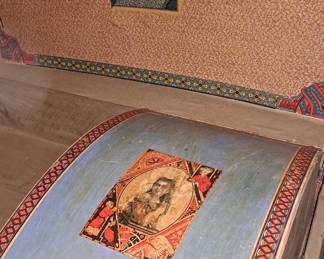 Antique Barrel Shape or Dome Top Trunk with Interior Tray - Mid/Late c. 1800s