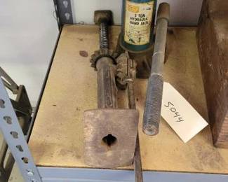 #5044 • (2) 5 Ton Hydraulic Hand Jack
