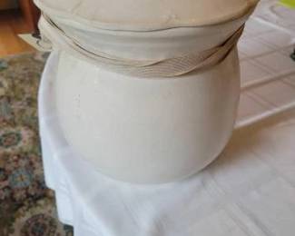 #1030 • Vintage Ceramic Dutch Oven Pot

