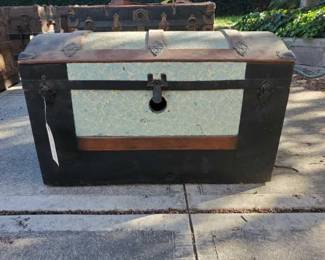 #5232 • Vintage Trunk
