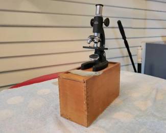 #1986 • Medic Microscope
