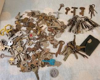 #1978 • Skeleton Keys and Vintage Keys
