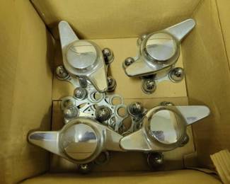 #5121 • (4) 5 Lug Spider Bullet Center Hub
