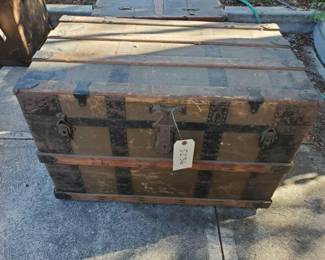#5236 • Vintage Trunk
