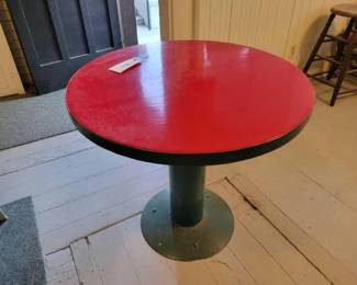 #1900 • Metal Table
