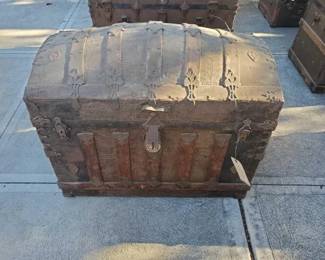 #5244 • Vintage Trunk
