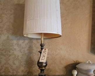 #1032 • Vintage Lamp
