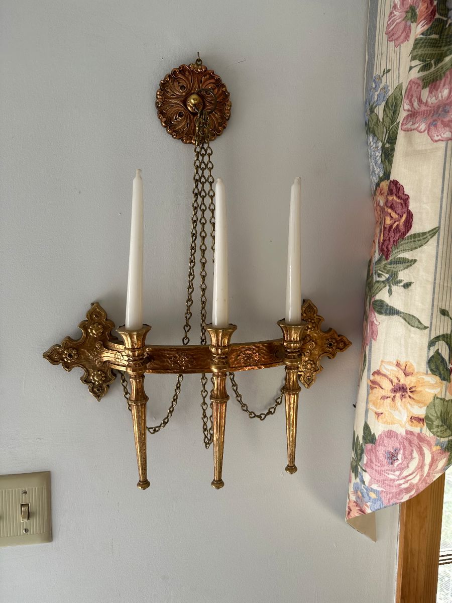 50 off Saturday Clarksville estate sale starts on 12/8/2023