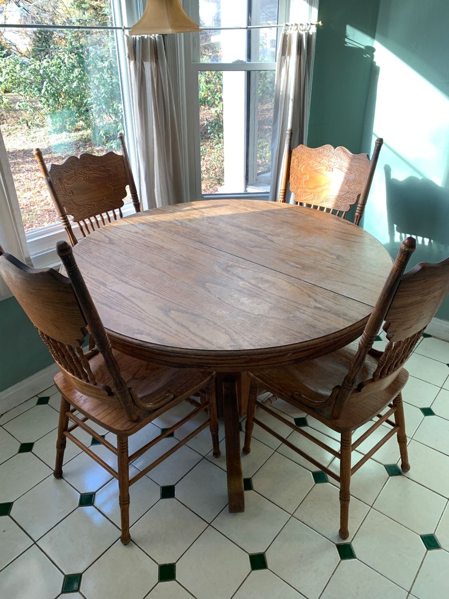 ster Groves Estate sale by Little Brown... starts on 11/17/2023