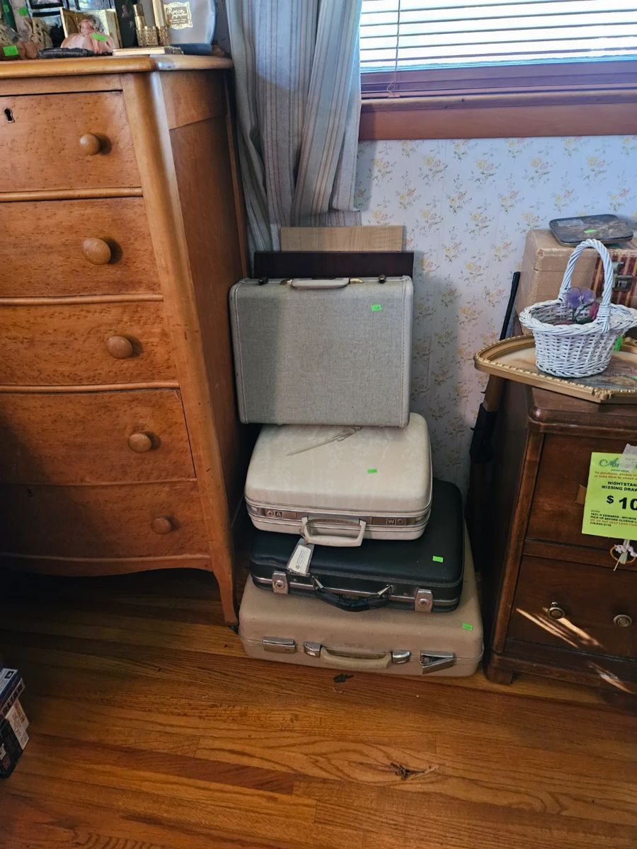 AAWESOME ESTATE SALES in Wichita, KS starts on 11/15/2023