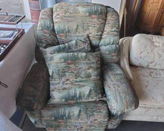 #10084 • Reclining Chair with Matching Pillows
