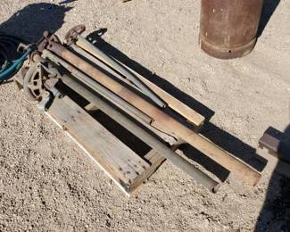 #1514 • Pallet Of Pipe Tools
