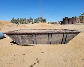 #1922 • Metal Farm Basket Frame
