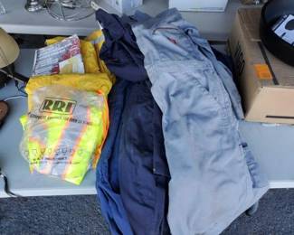 #10552 • Safety Jackets, Rain Suits, Mechanic Suits

