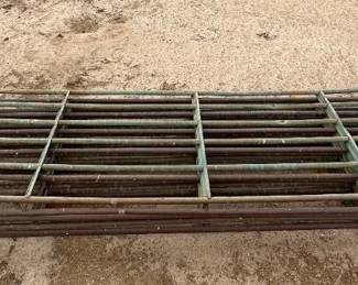 #25 • Six 16' x 5' - 6 Rail Corral Panels
