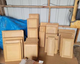 #15050 • Wooden Cabinet Doors
