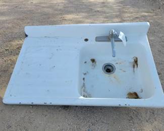 #1028 • Porcelain Sink
