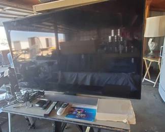 #10092 • Samsung Flat Screen Television with Roku
