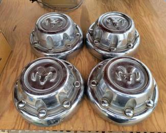 #15106 • Dodge Hub Covers
