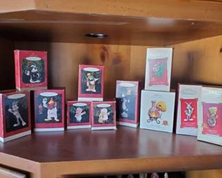 #10004 • (11) Keepsake Ornaments Looney Toons Collection
