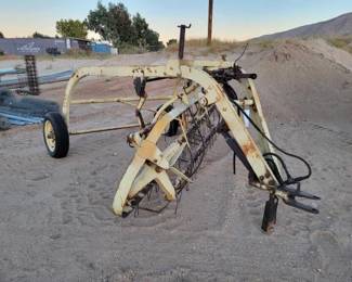 #191 • Vintage John Deer Tractor Implement
