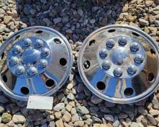 #16524 • 5th Wheel Hub Caps
