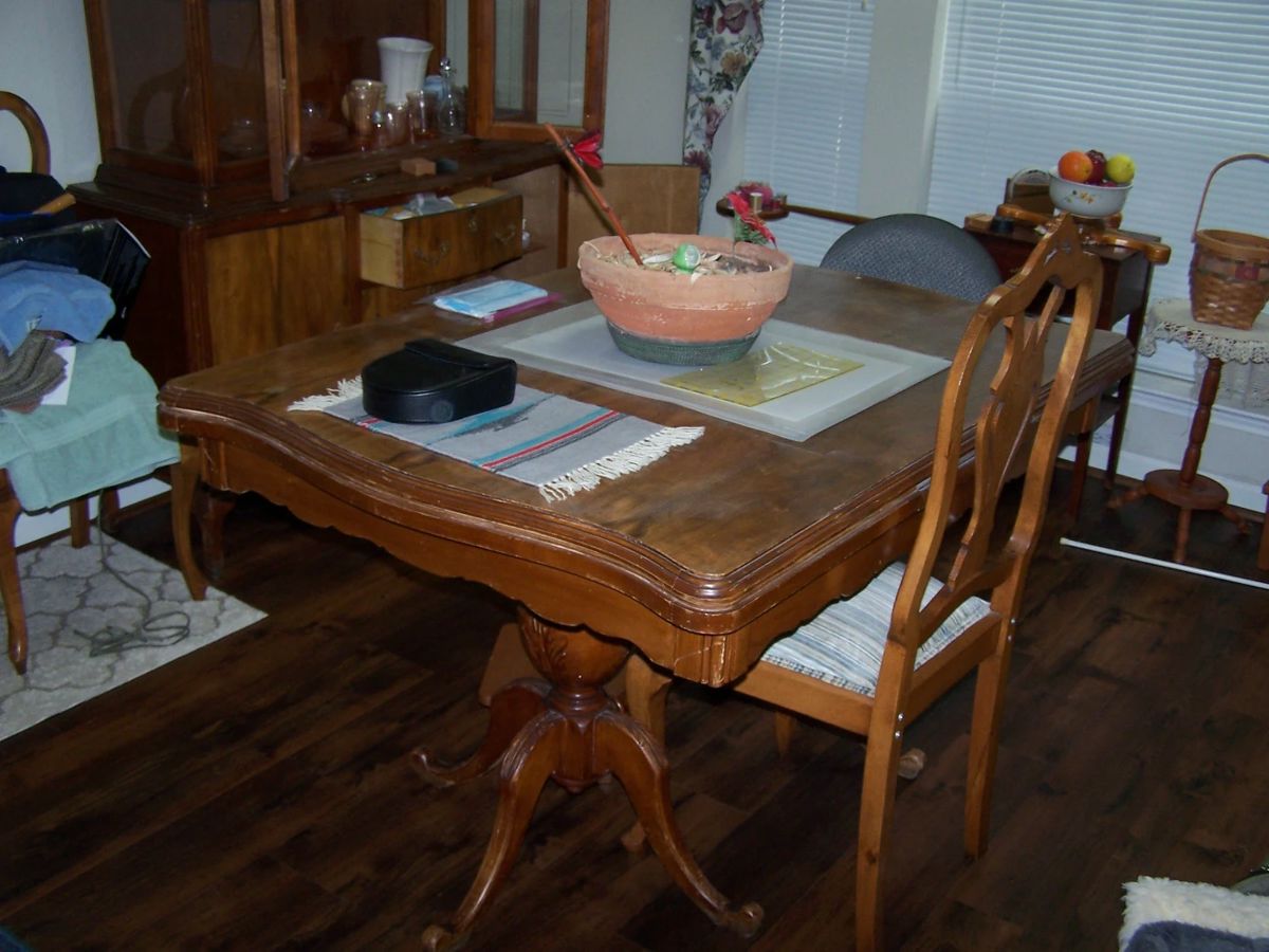 Bippie's Vintage Estate Sales (Rowlett) starts on 11/16/2023