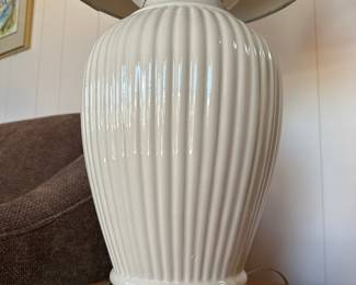 Vintage Cream Table Lamp
