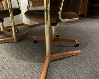 BUY IT NOW: Vintage Dining Table with 4 Chairs by Chromcraft. $200