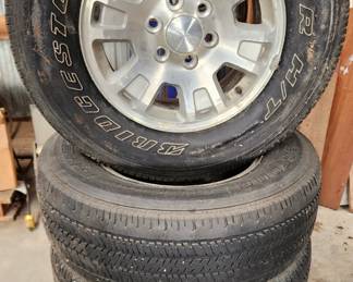 Bridgestone tires P265/70R17 113S