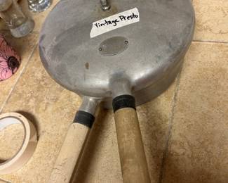 Vintage Presto pressure cooker