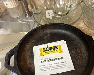 Deep skillet with lid/handles