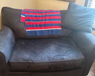 Oversized chair/ pullout sleeper