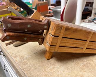 Oak knife block