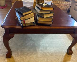 Large coffee table in main living room