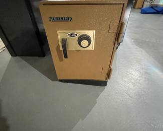 . . . a nice Melink safe with combination