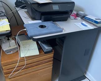 . . . work station desk/bench