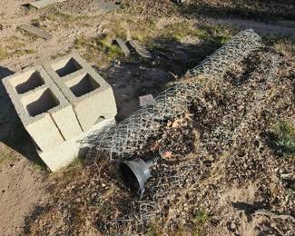 #2568 • Chain Link, 4 Bricks, and 1 Funnel
