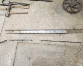 #1552 • Oldsmobile Car Trim
