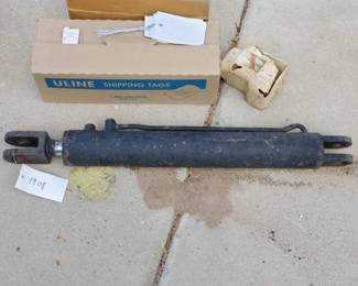 #1908 • Steering Cylinder
