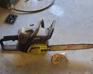 #1250 • Poulan P3314 14" 33cc Gas Chainsaw
